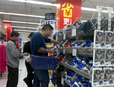 觸感營(yíng)銷(xiāo) 超市中塑料制品的觸覺(jué)體驗(yàn)如何影響銷(xiāo)售